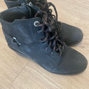 #Teva Foxy Lace up Ankle boots in Black perfect for #leather #waterproof #fall